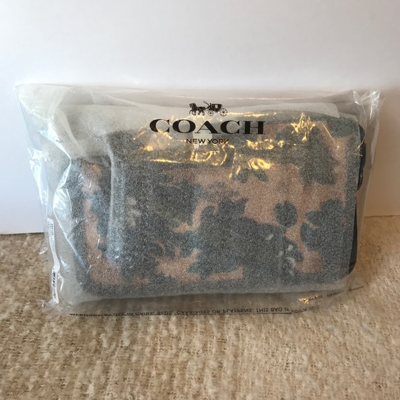 Coach Nolita Wristlet 24 - Picture 8 of 8